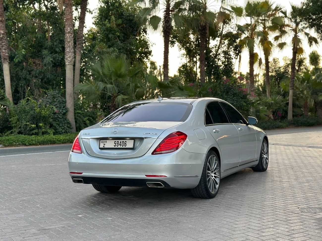 Mercedes-Benz S 550 2015 - AMG - 4.7L Twin Turbo V8 - 449 hp - Perfect Condition