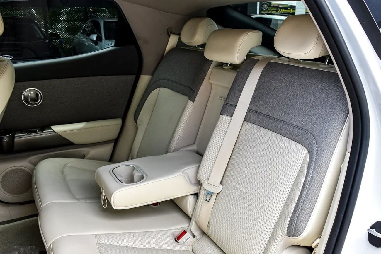 جينيسس GV60 Electric | Korean Specs | Clean Title | 26K KM | White | جينسس كهرباء وا