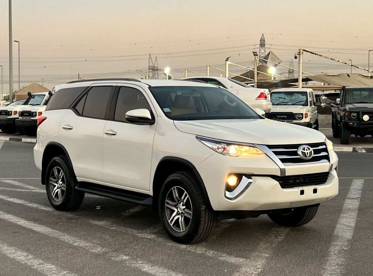 Toyota Fortuner 2019 Toyota Fortuner EXR 2.7 L V4 -AWD 4x4 - Rear CAM & Sensor - Cruise Control -  71000 km