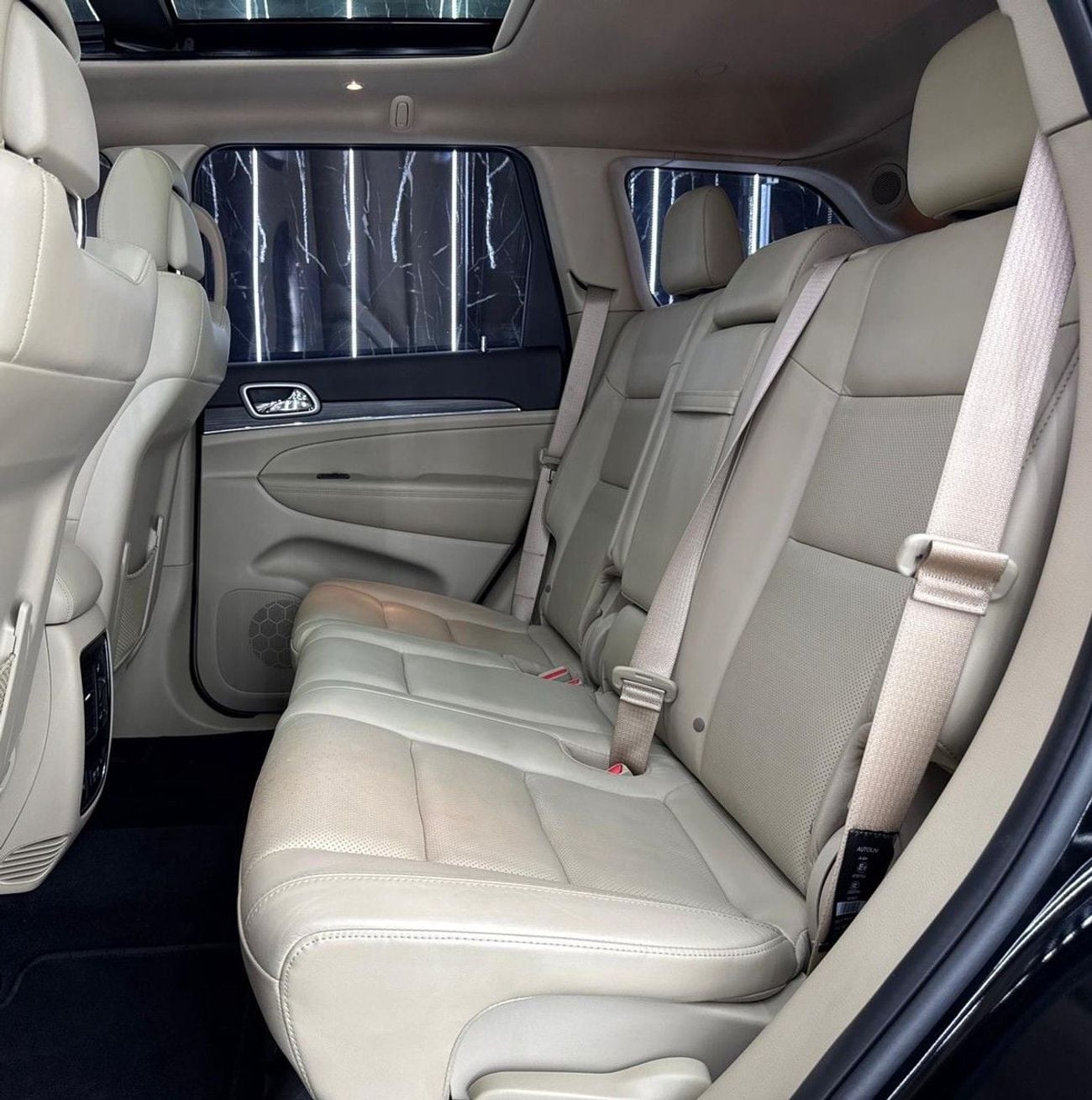 جيب جراند شيروكي Jeep Grand Cherokee | 4x4 Limited | Low mileage | Gcc