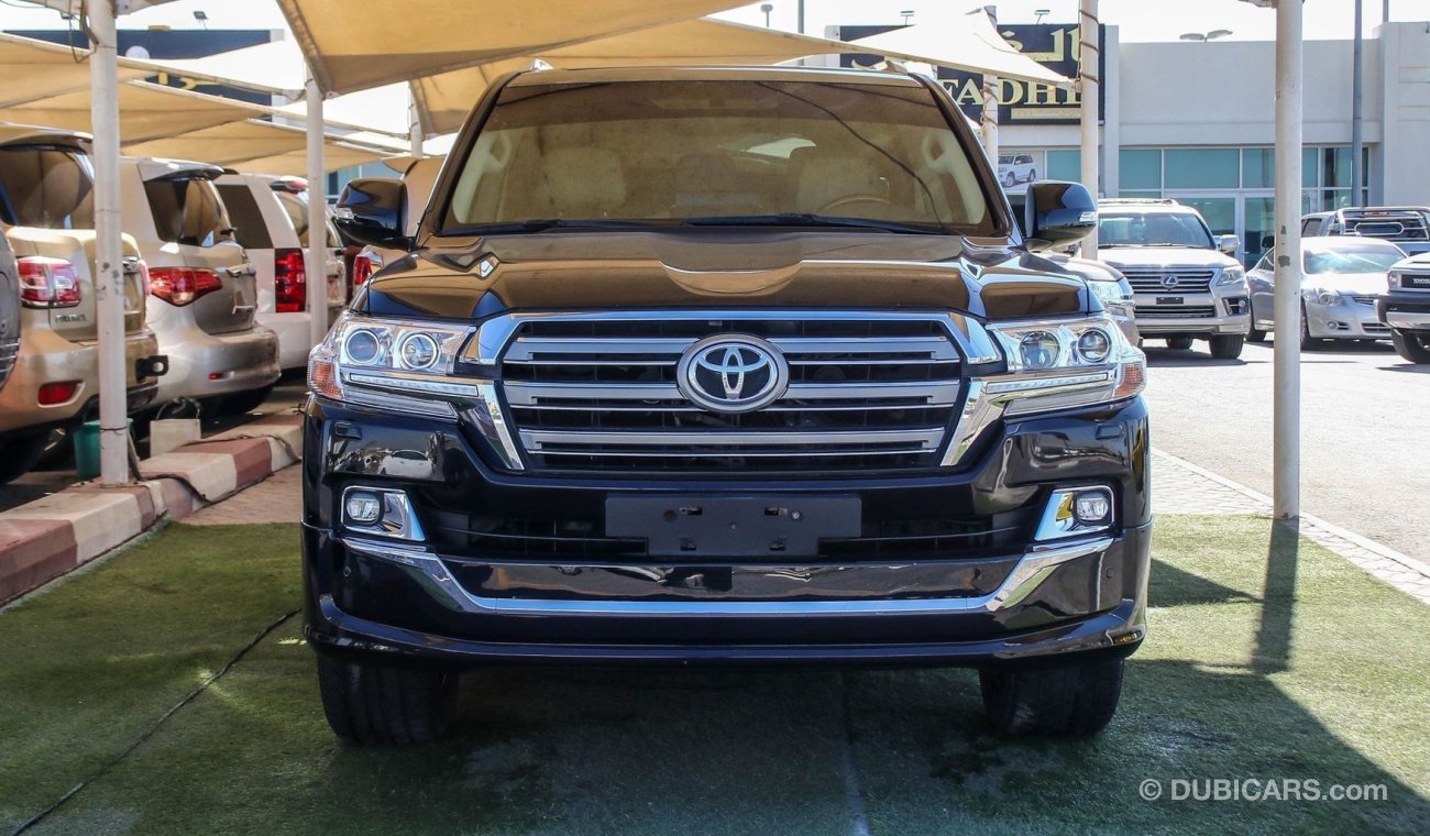 Toyota Land Cruiser GXR V8 hy