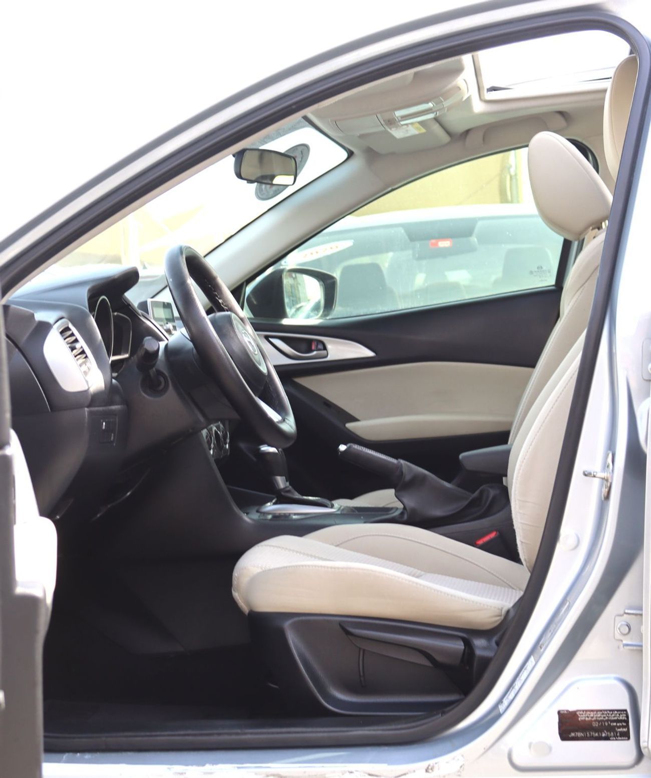 مازدا 3 سيارة مازدا 3 -موديل 2019 خليجى بدون حوادث وبحاله ممتازه بمحرك 1600 وممشى 90000 كيلومتر وبسعر 35000