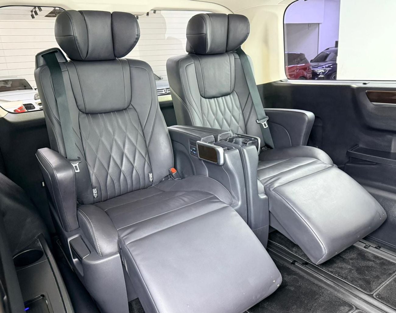 Toyota Granvia 2023 Toyota Granvia Premium, 2026 Toyota Warranty, Full Toyota Service History, Fully Loaded, GCC