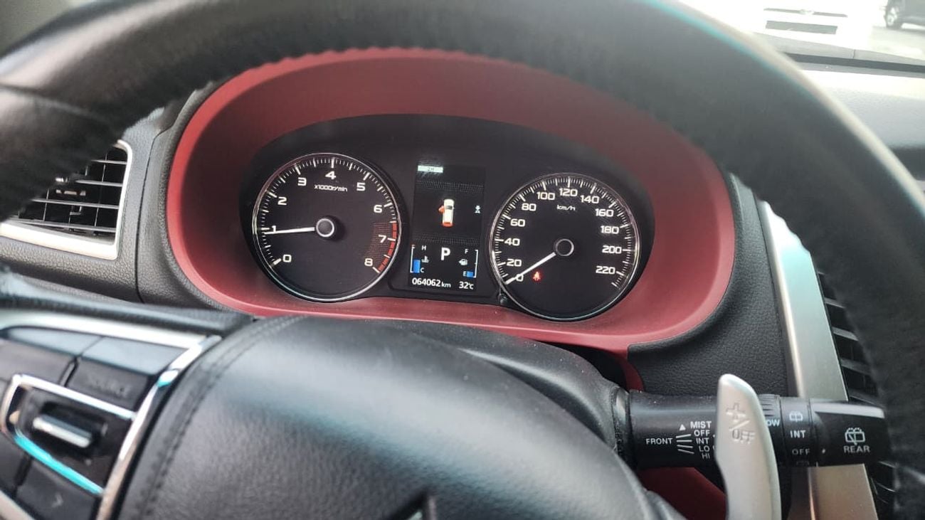 ميتسوبيشي مونتيرو سبورت GLS Premium 3.0L (7 Seater)