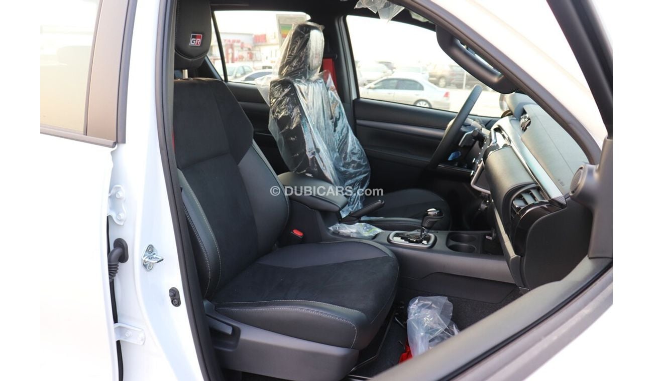 تويوتا هيلوكس D/cab P/up 4x4 2.8L Diesel - A/T - 24YM - GR - WHT_BLK (EXPORT OFFER)