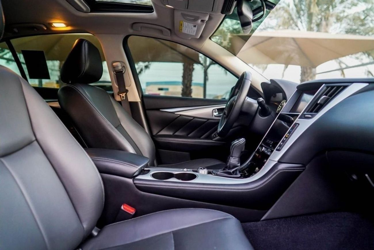 Infiniti Q50 Luxe V37