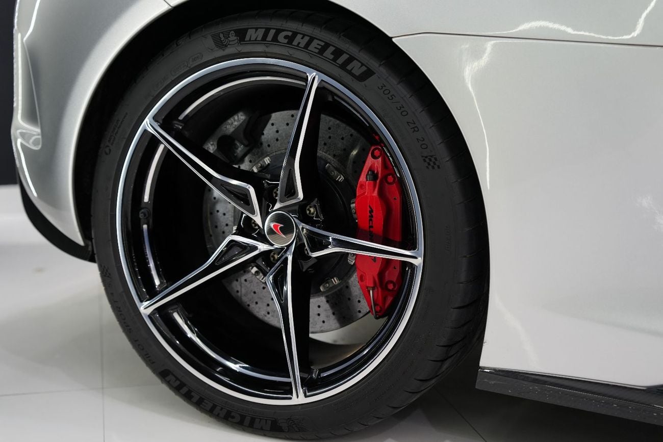 McLaren 675LT Spider, McLaren Track Telemetry, Full Carbon Package, Meridian Audio, Very Low KM, GCC Specs!!