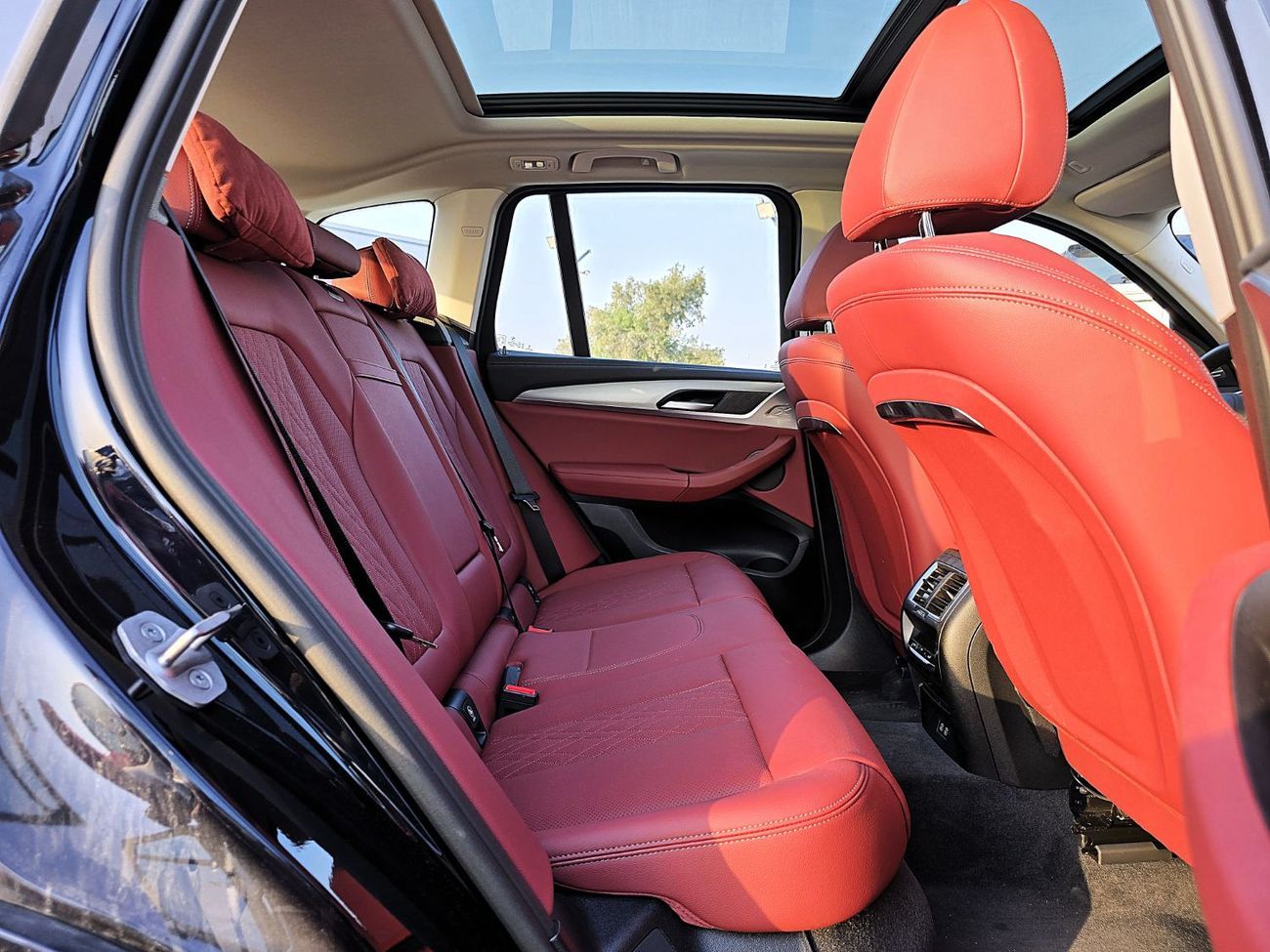 بي أم دبليو iX3 BMW iX3 Creative 2025 Model Black Color