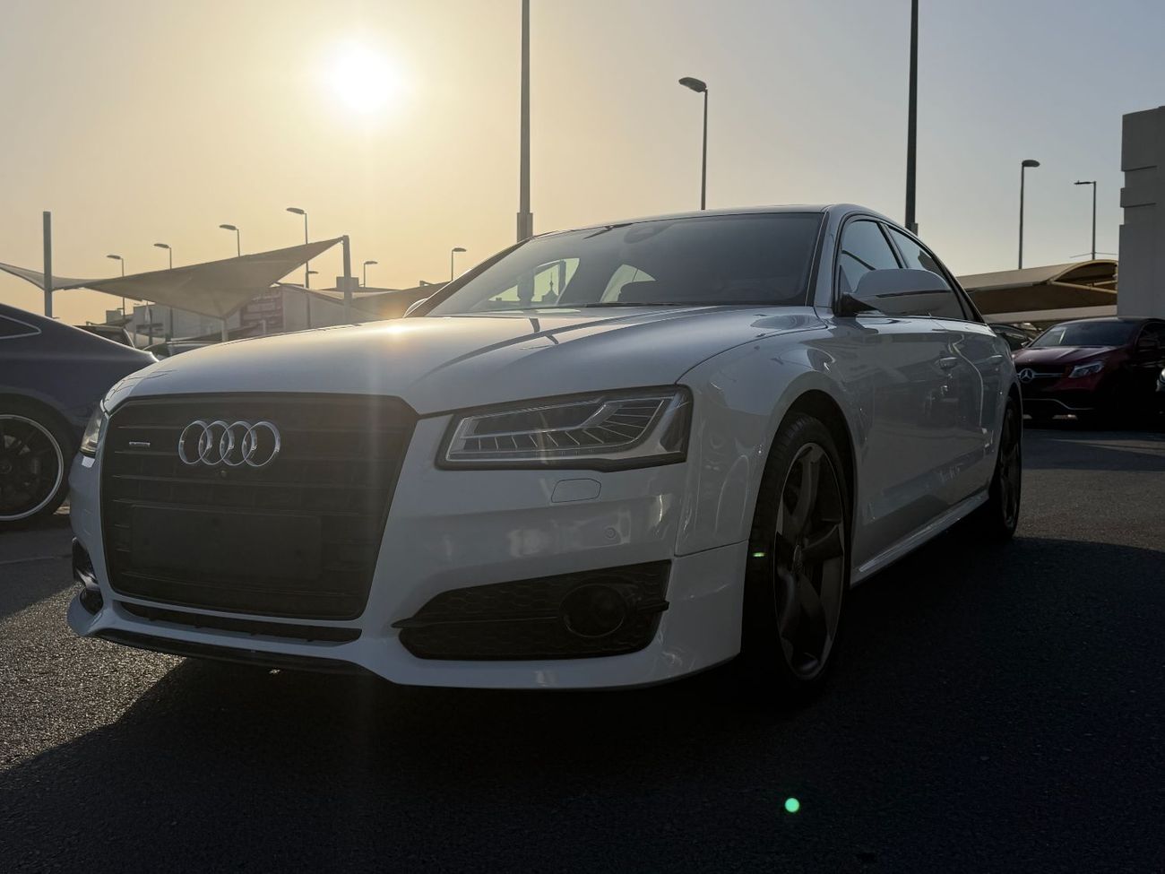 Audi A8 L 60 TFSI quattro 4.0L (454 HP)