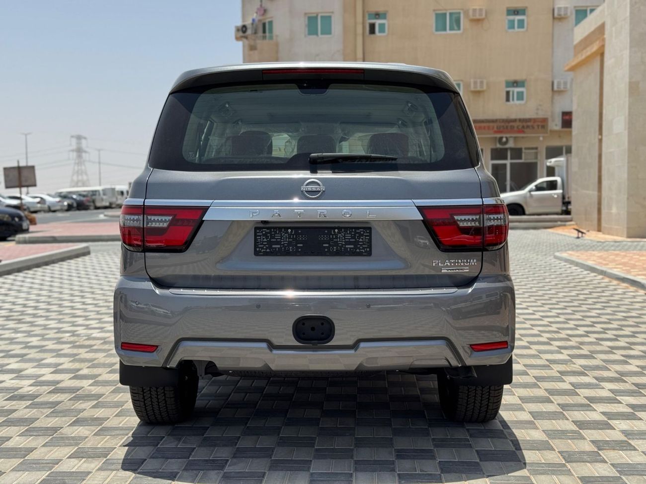 نيسان باترول نيسان باترول بلاتينيوم V8 موديل 2024 – رمادي | صفر كيلومتر | فل أوبشن