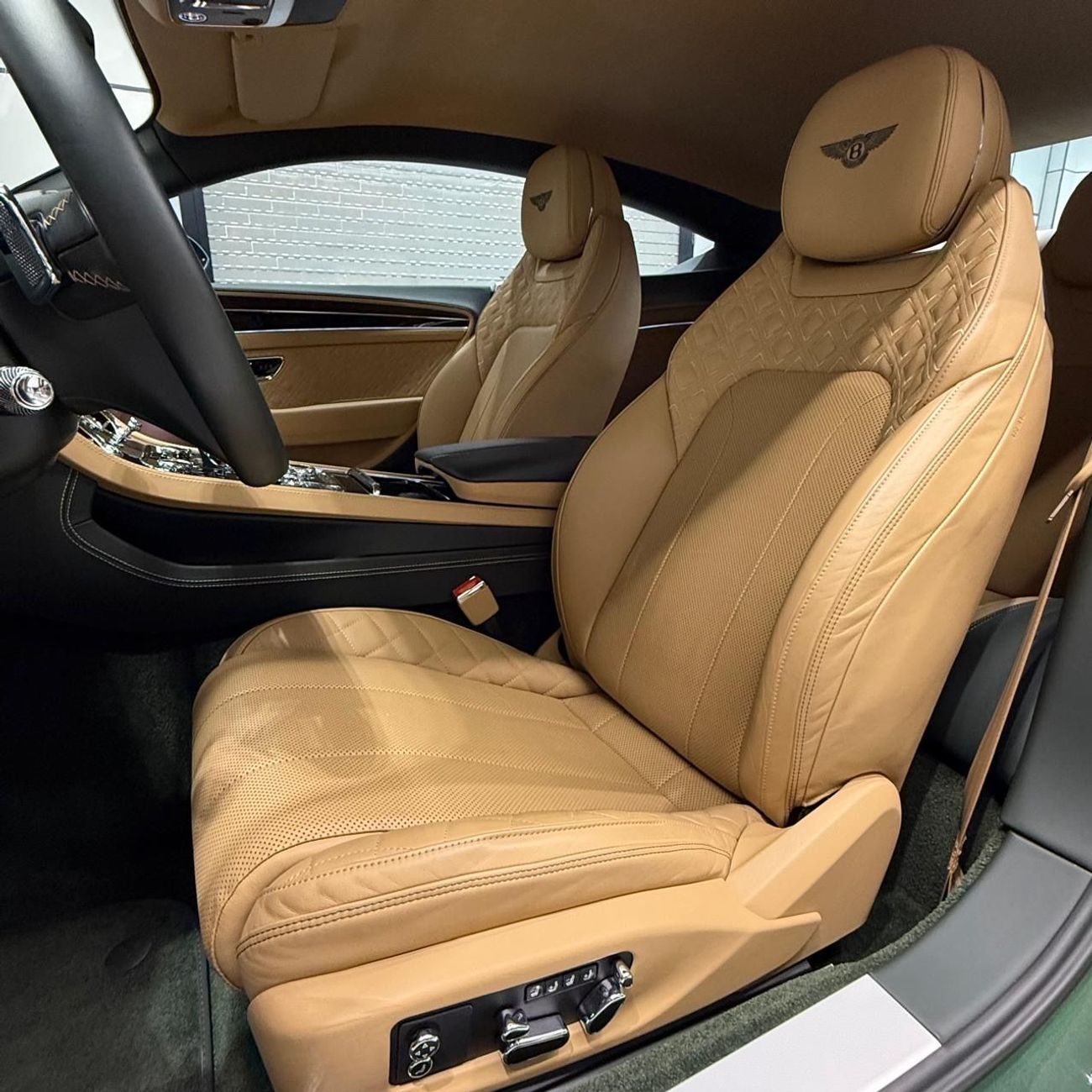 Bentley Continental GT 4.0T V8 | GCC Specs | Full Service History | Under Dealer Warranty