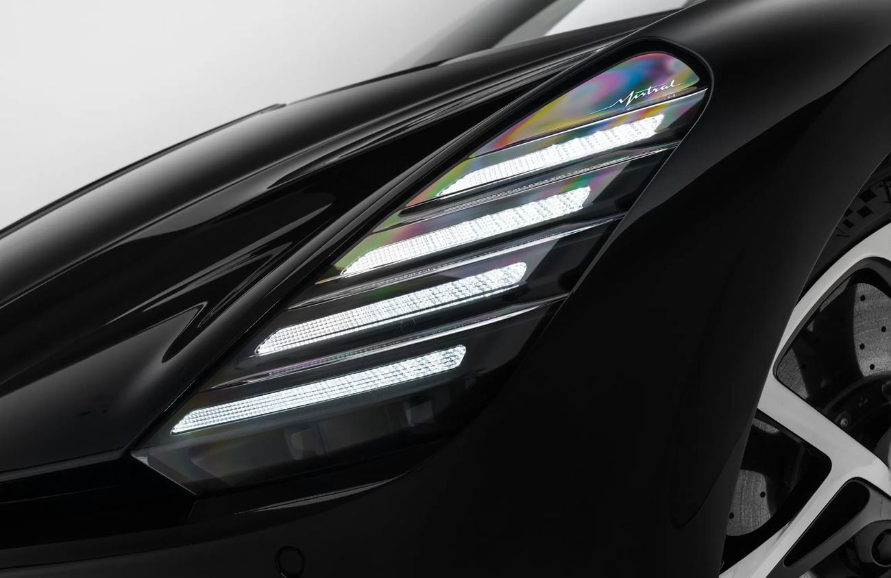 بوغاتي Mistral 8.0L W16 Quad-Turbocharged Engine
