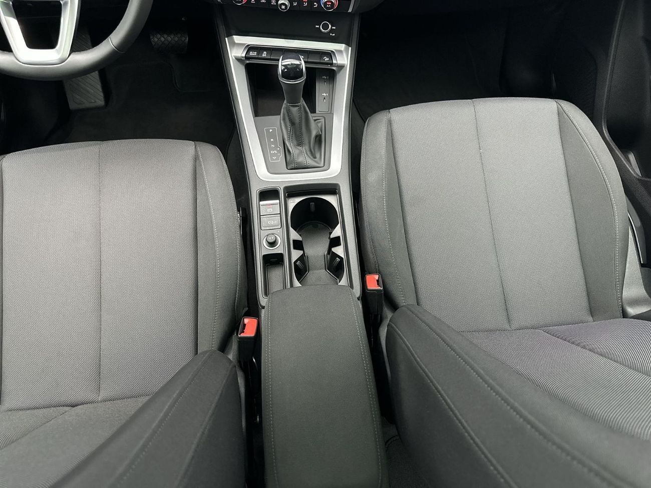 أودي Q3 35 TFSI Advanced 2.0L Advanced 35 TFSI 150hp (Ref# 25892)