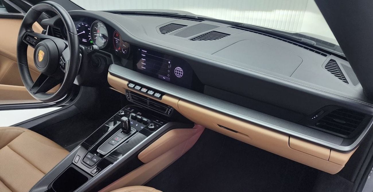 بورش 911 Carrera 4 3.0L (444 HP) Convertible