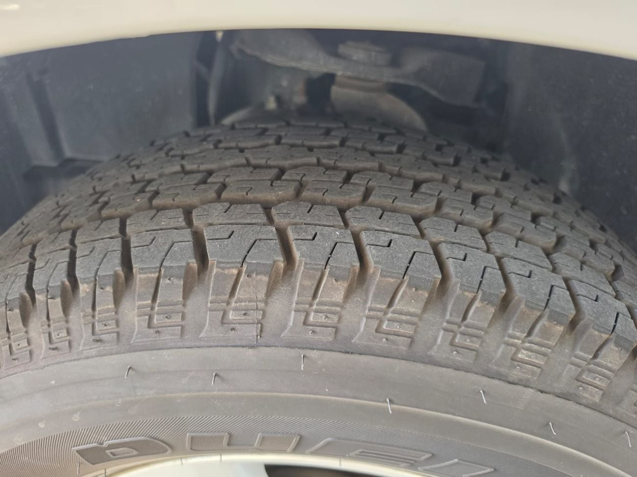 Nissan Pathfinder 4.L Engine - GCC Specs - New 5 Tires and Battery - Well Maintained