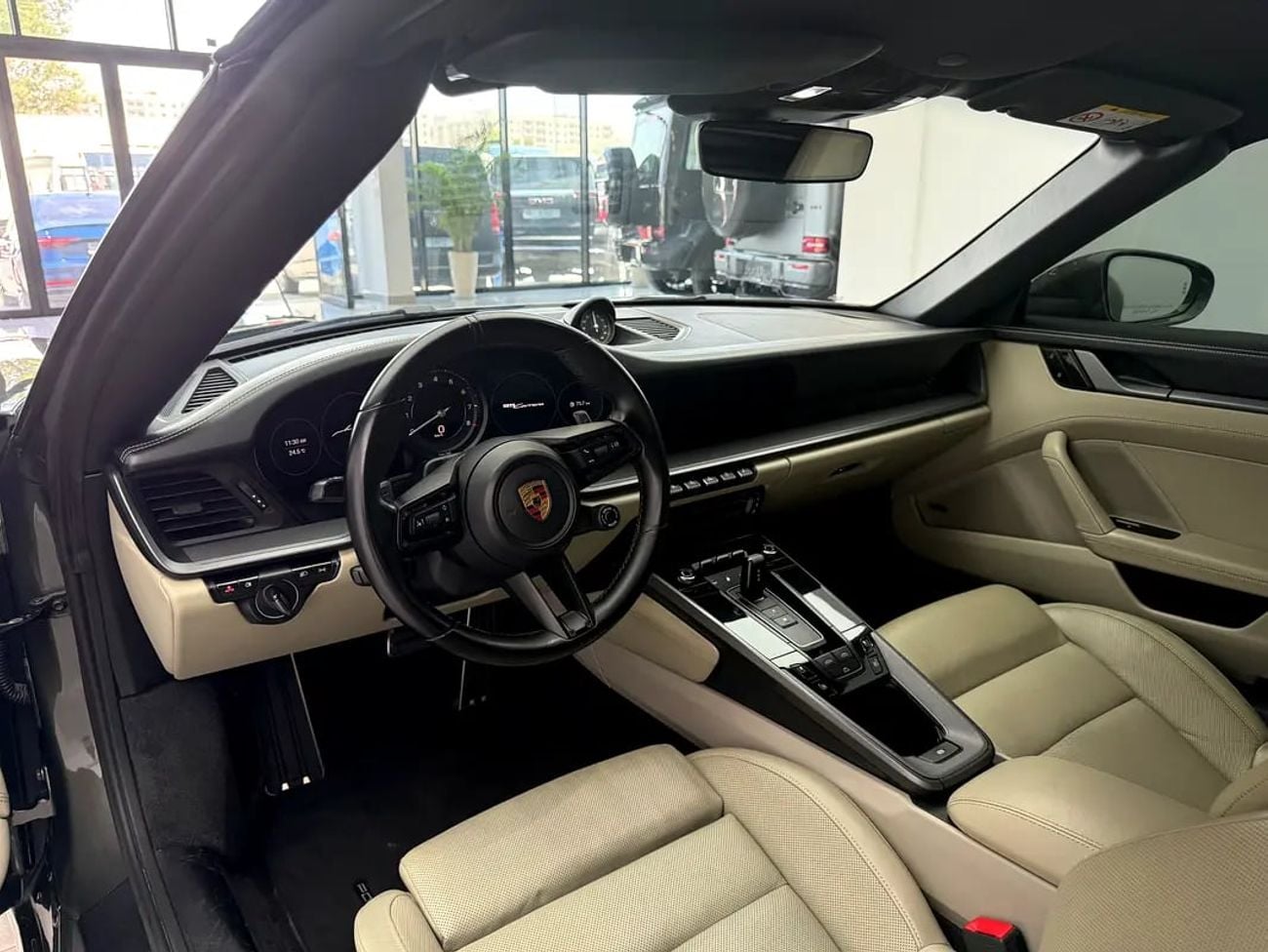 بورش كاريرا جي تي 911 Carrera Cabriolet - GCC Specs - Pristine Condition