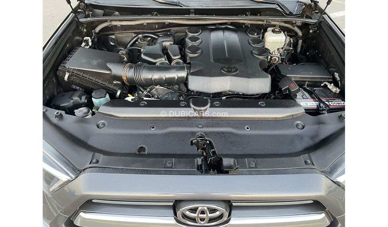 Toyota 4Runner 2020 TOYOTA 4RUNNER SR5  4x4   4.0L -V6 All wheel drive / EXPORT ONLY