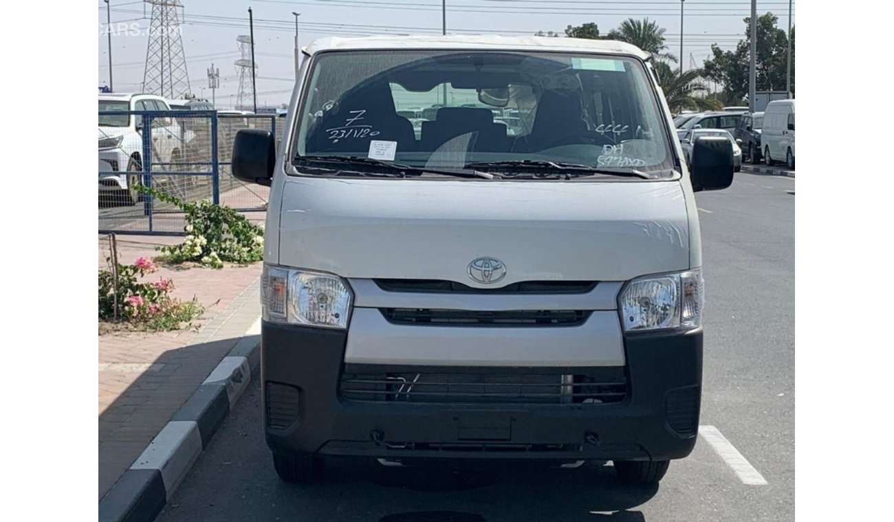 Toyota Hiace 2.5L Diesel Manual Transmission 15 seats Standard roof