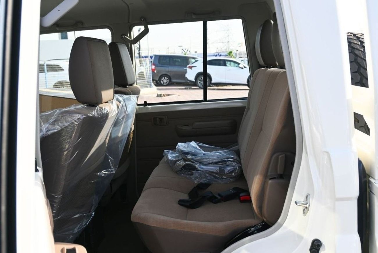 تويوتا لاند كروزر بيك آب تويوتا لاند كروزر (79 سلسلة) بيك اب 4WD 2024