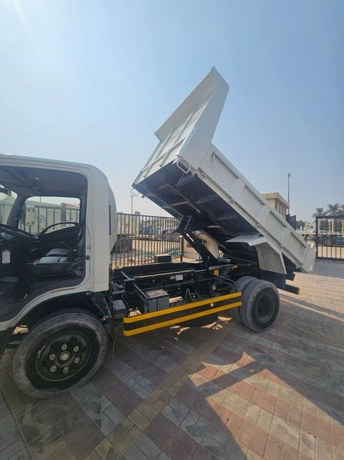 Isuzu NPR Gcc / Original Tipper