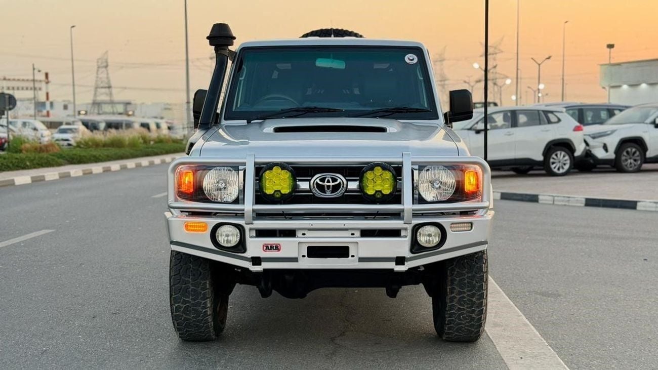 تويوتا لاند كروزر بيك آب -