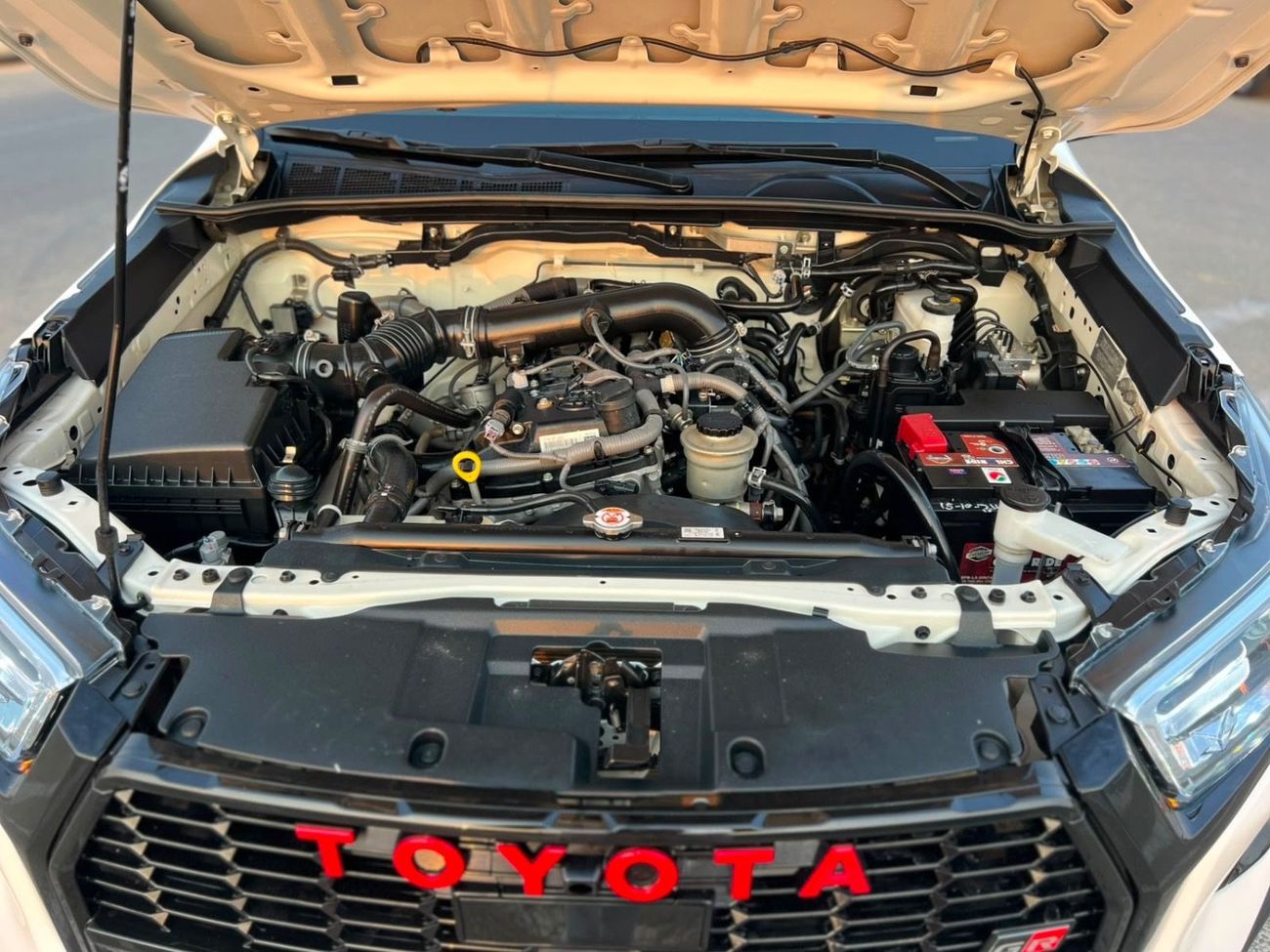 Toyota Hilux  2022 Toyota Hilux GR Sport - 2.7L V4 - Rear Camera - Push Start - Full Automatic Patrol - 4x4 AWD -