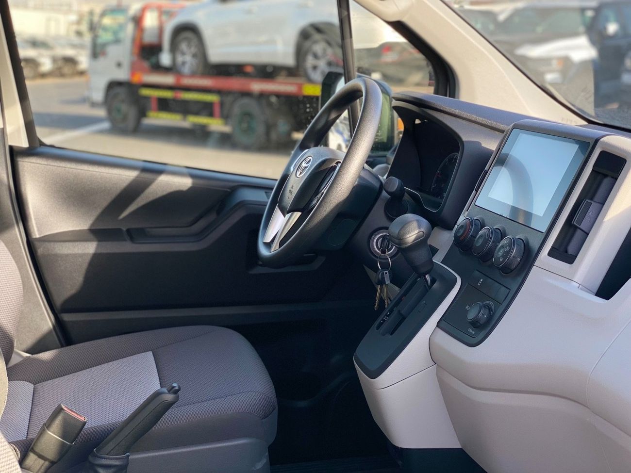 Toyota Hiace DLS -High Roof Commuter 2.8L A/T