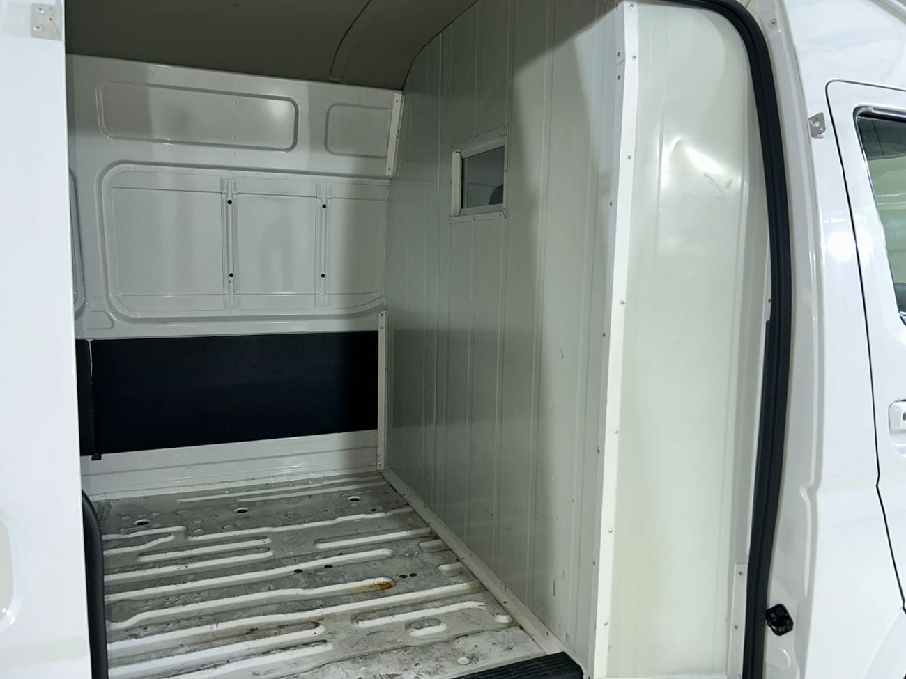 Foton View C Panel Van BJ5039 View CS2 Cargo Van HR MT Diesel / AL TAYER MOTORS / AL QOUZ SHOWROOM