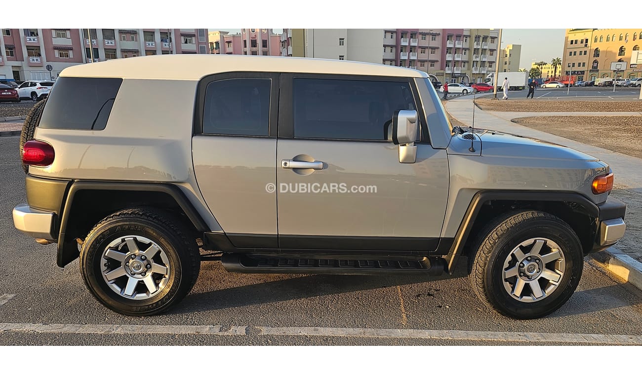 تويوتا إف جي كروزر