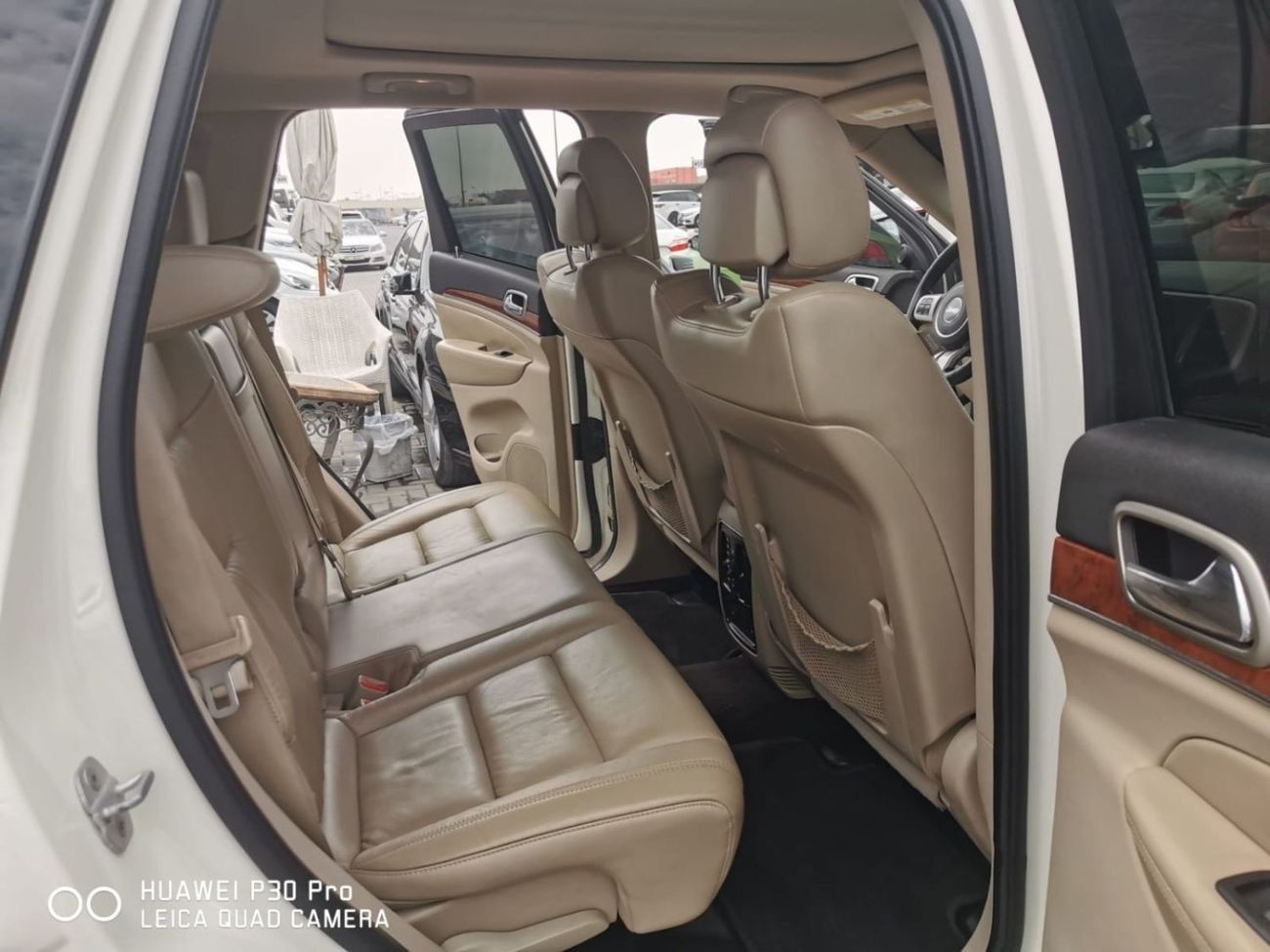 Jeep Cherokee sport 3.7L In excellent condition and requires no expenses