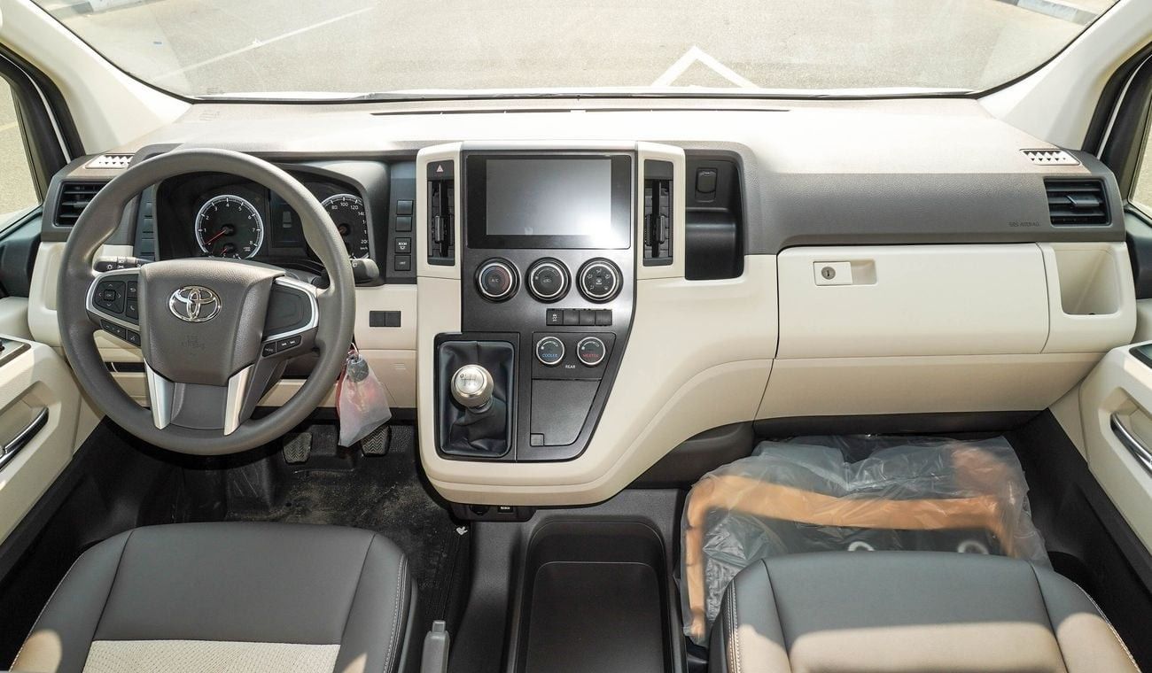 Toyota Hiace 3.5L V6 M/T