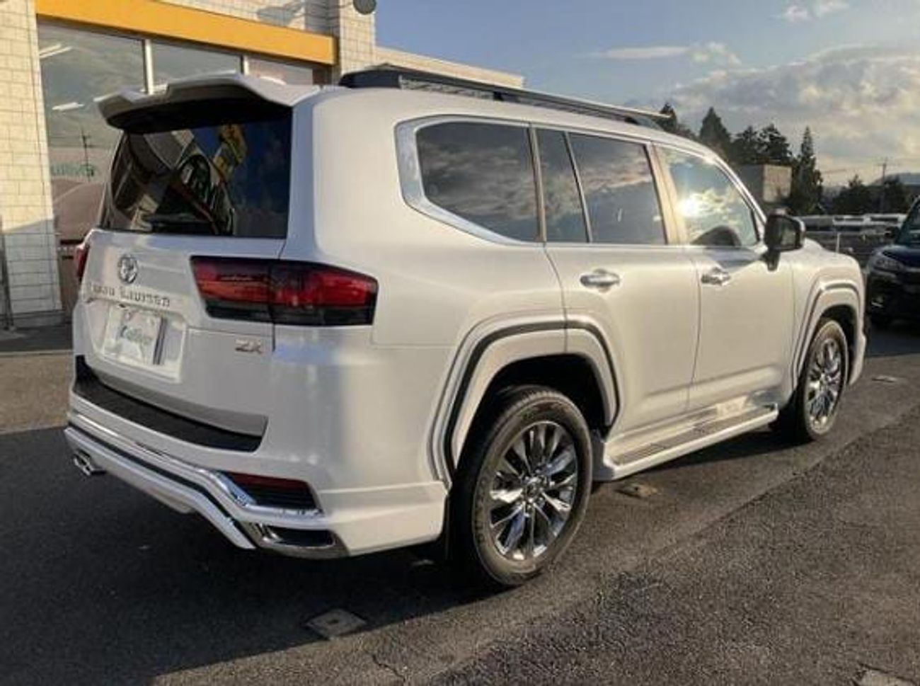 تويوتا لاند كروزر Rhd zx petrol Auto Right-Hand drive Brand-new full options