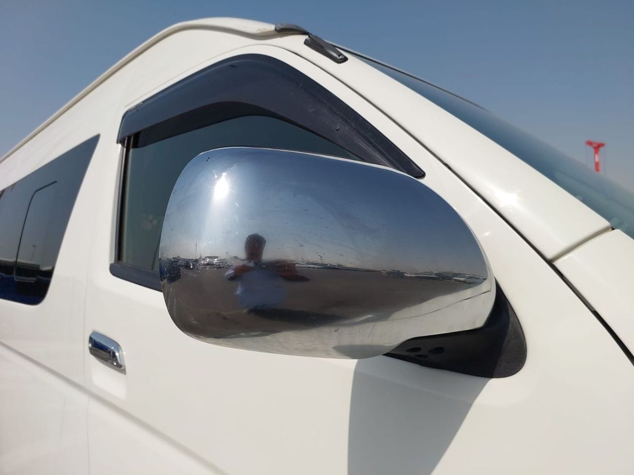 تويوتا هاياس (RAMADAN OFFER) TOYOTA HIACE COMMUTER VAN RHD 2016 MODEL 3.0 L DIESEL AUTOMATIC(PM29828)