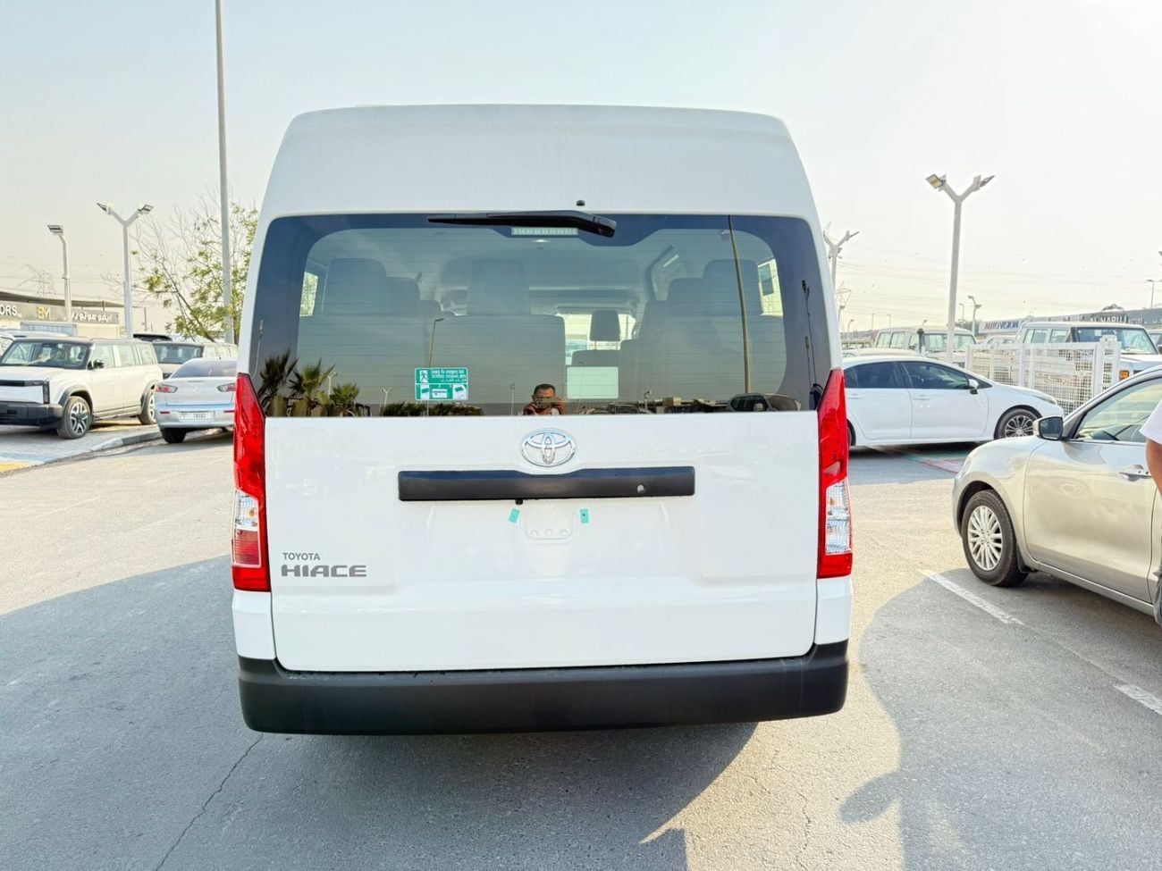 تويوتا هاياس HIACE 2026 MODEL 13 SEATS 3.5L PETROL V6 HIGH ROOF A/T