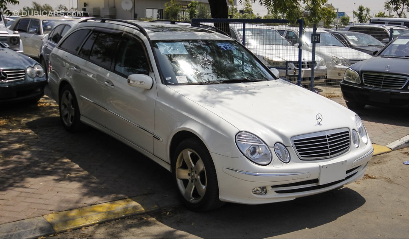 Mercedes-Benz E 320 With E 350 4MATIC Badge