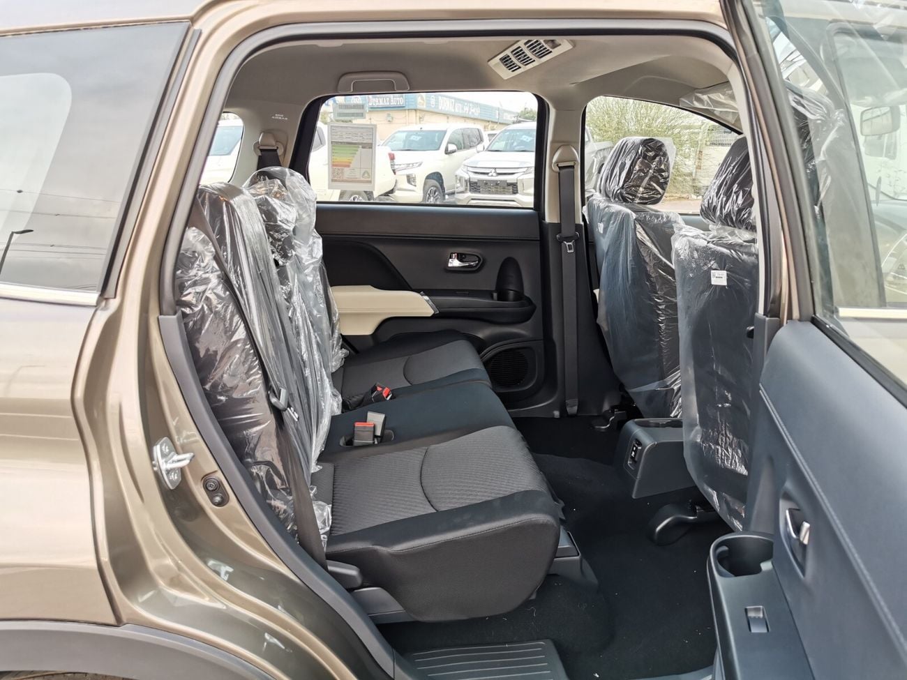 Toyota Rush G CLASS, 1.5L 4CY Petrol, 17" Rims, Front & Rear A/C (CODE # RU15B)
