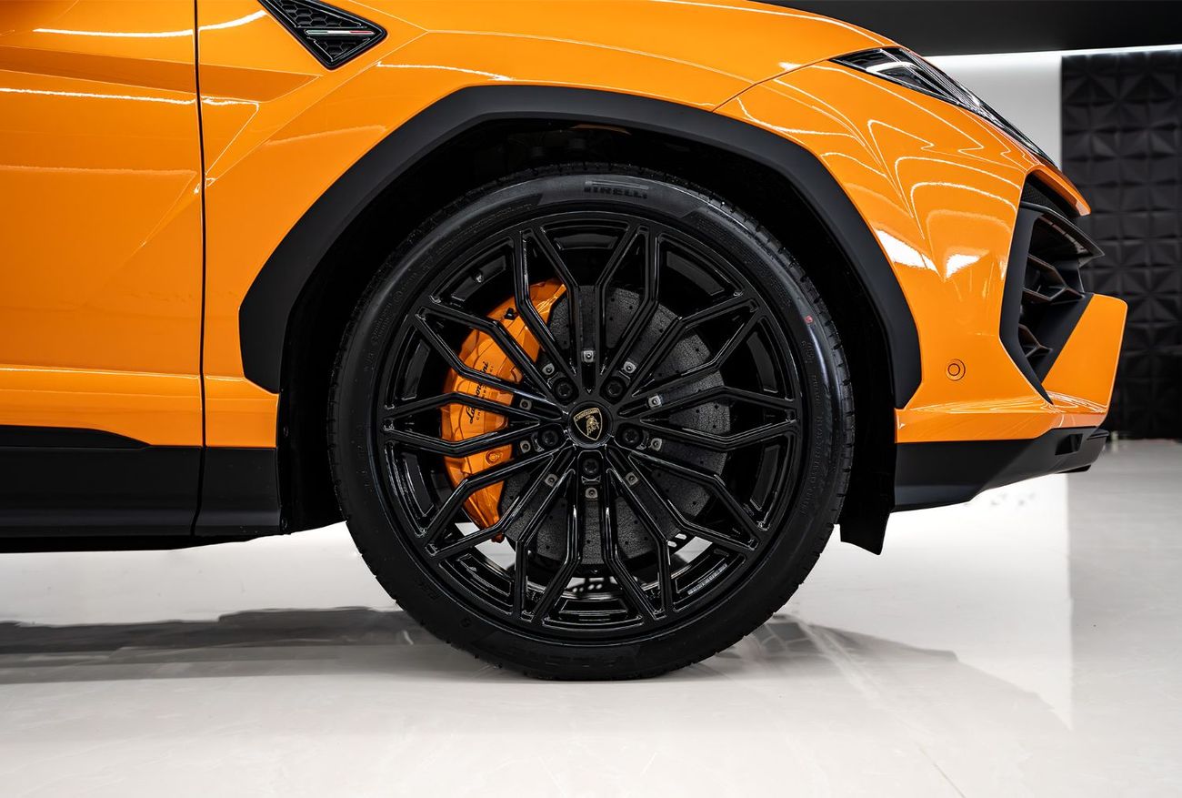 لامبورغيني اوروس محرك لامبورجيني أوروس 4.0 لتر V8 بشاحن توربيني مزدوج + محركات إلكترونية