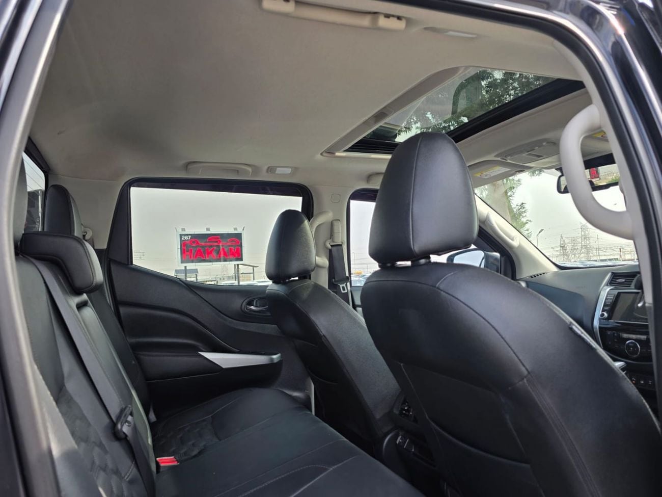 نيسان نافارا NISSAN NAVARA 2023 BLACK 4WD AT DIESEL = RIGHT HAND