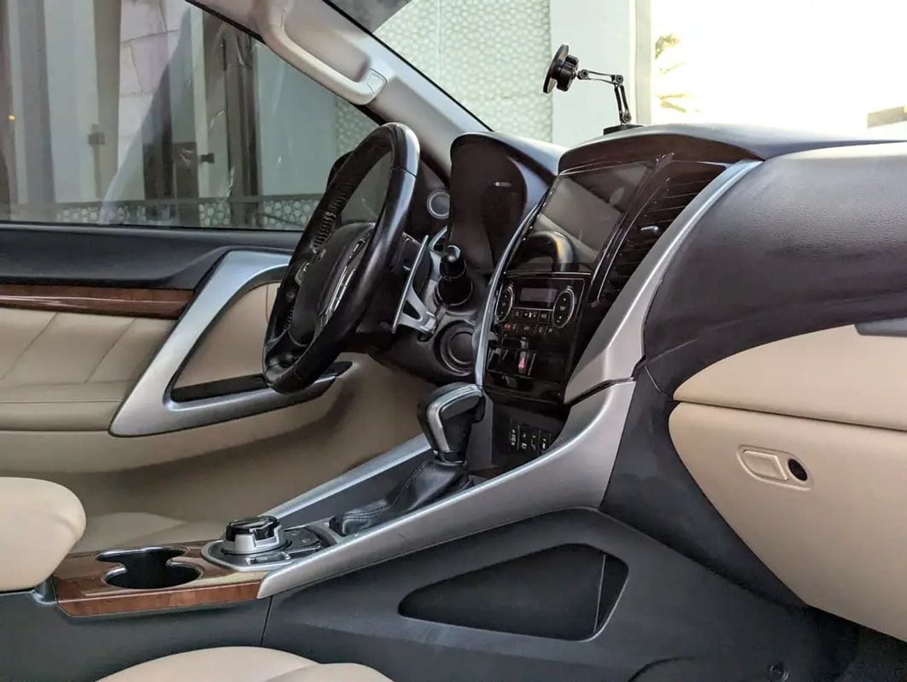 ميتسوبيشي مونتيرو سبورت GLS TOP FULL OPTION GCC ACCIDENT FREE IN EXCELLENT CONDITION