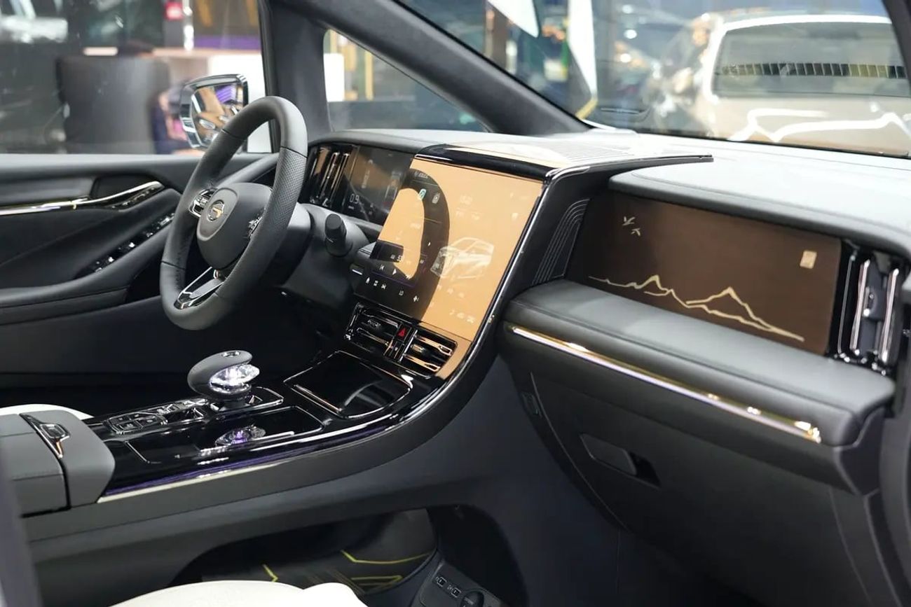 جي إي سي M8 2.0T GX GX Master | GCC 0km | 5 Years Agency Warranty