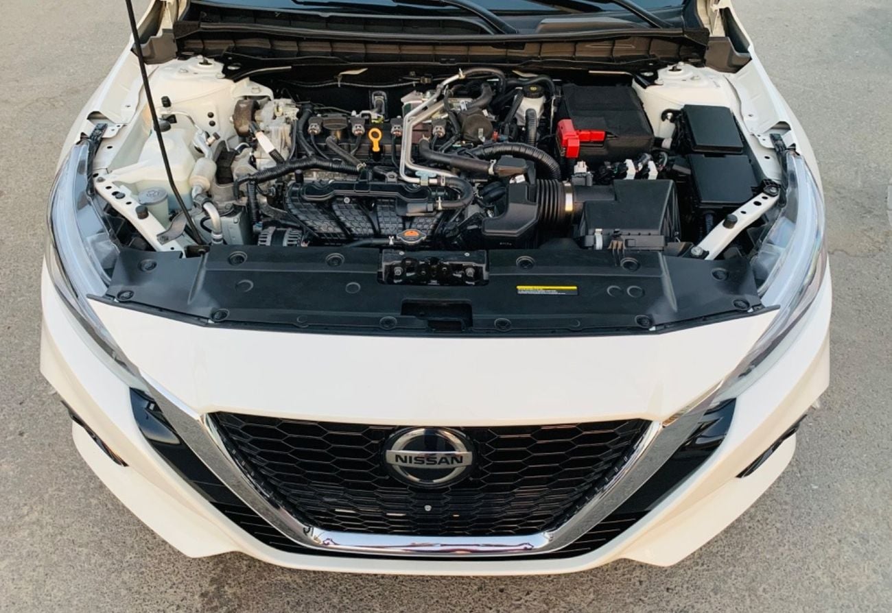Used Nissan Altima SL 2021 for sale in Sharjah - 651204