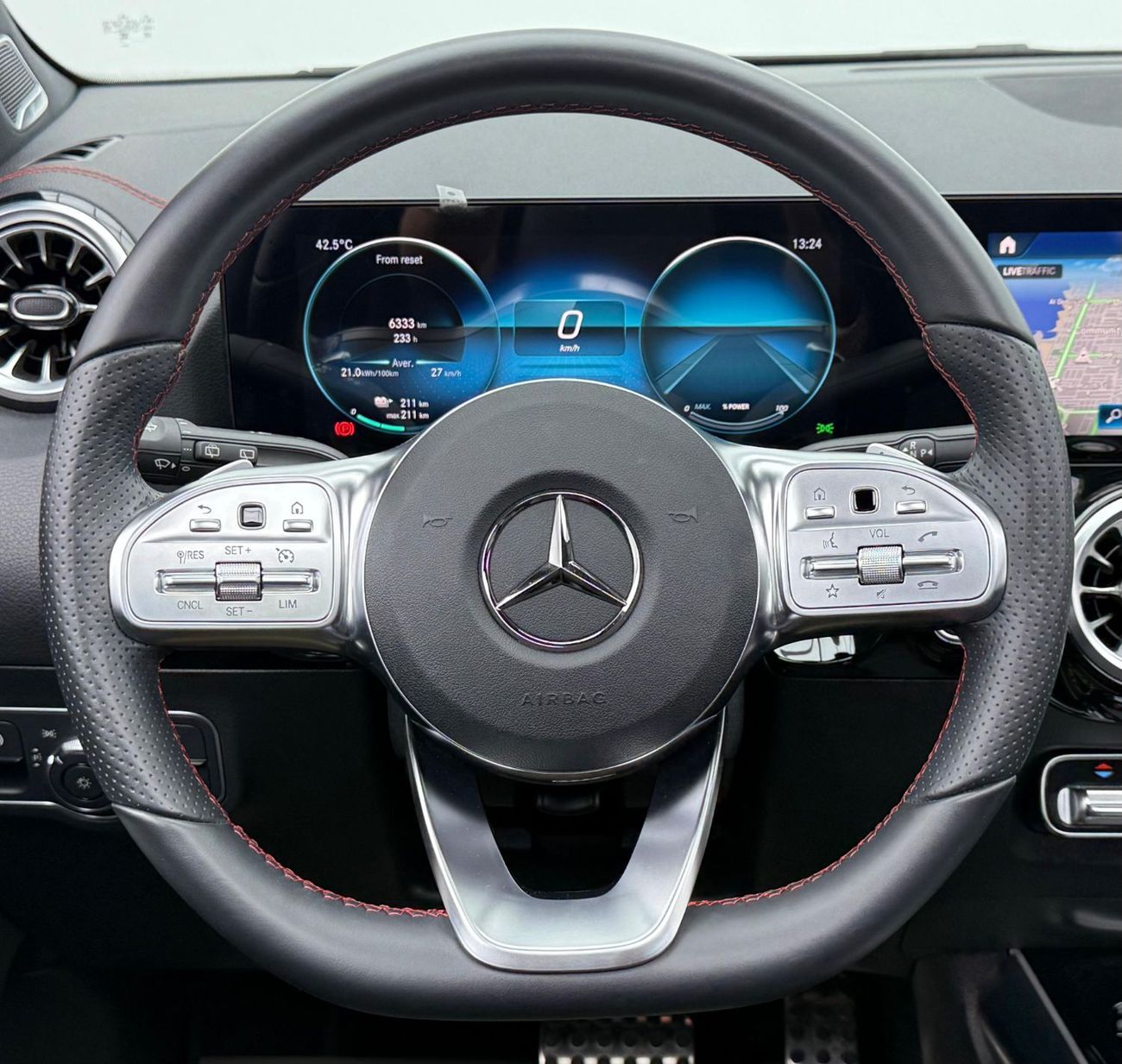 مرسيدس بنز EQA 350 SUV 2023 Mercedes Benz EQA 350 4Matic, 2032 MB Warranty + Service Pack, Very Low Km, GCC