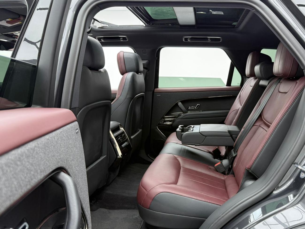 لاند روفر رينج روفر سبورت Dynamic SE P400 3.0L 2023 Range Rover Sport ,Warranty ,Excellent Condition ,Canadian Specs