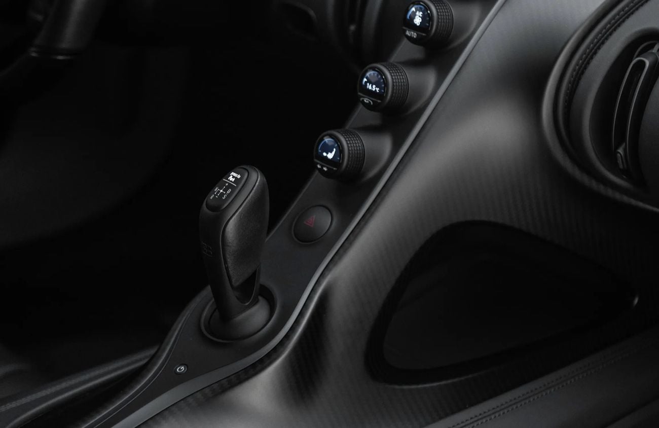بوغاتي شيرون SPORT 8.0L W16 Quad-Turbocharged Engine