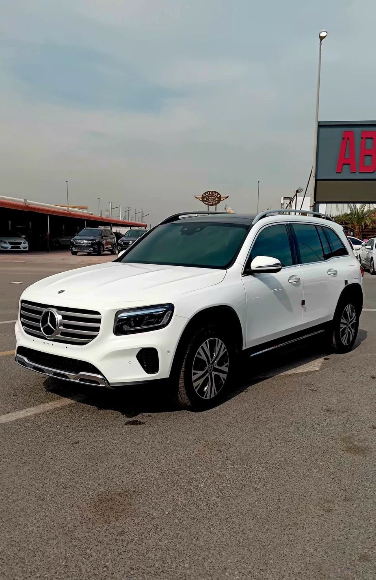Mercedes-Benz GLB 200 BMW 200d