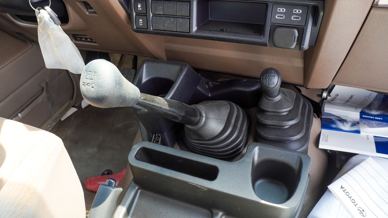 Toyota Land Cruiser Pick Up LX 2.8L Diesel Single Cabin M/T