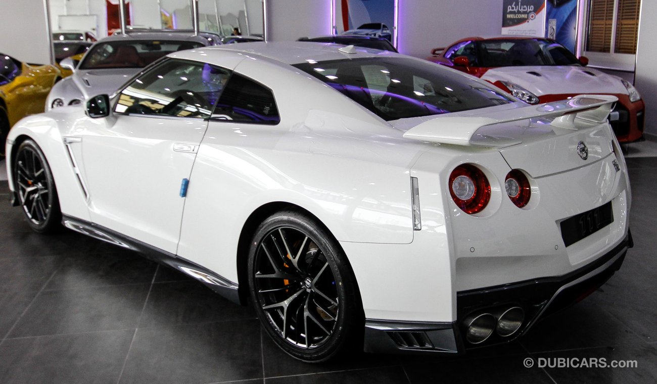 Nissan GT-R