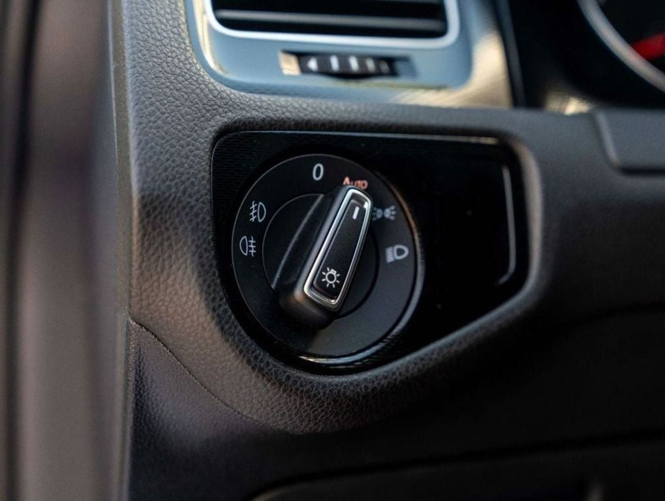 فولكس واجن جولف GTI GTI 2 Door