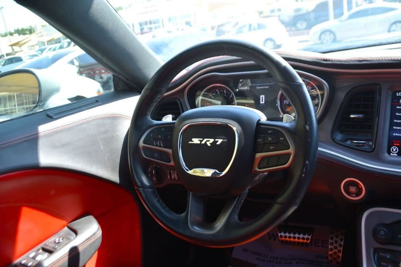 Dodge Challenger SXT Plus 3.6L