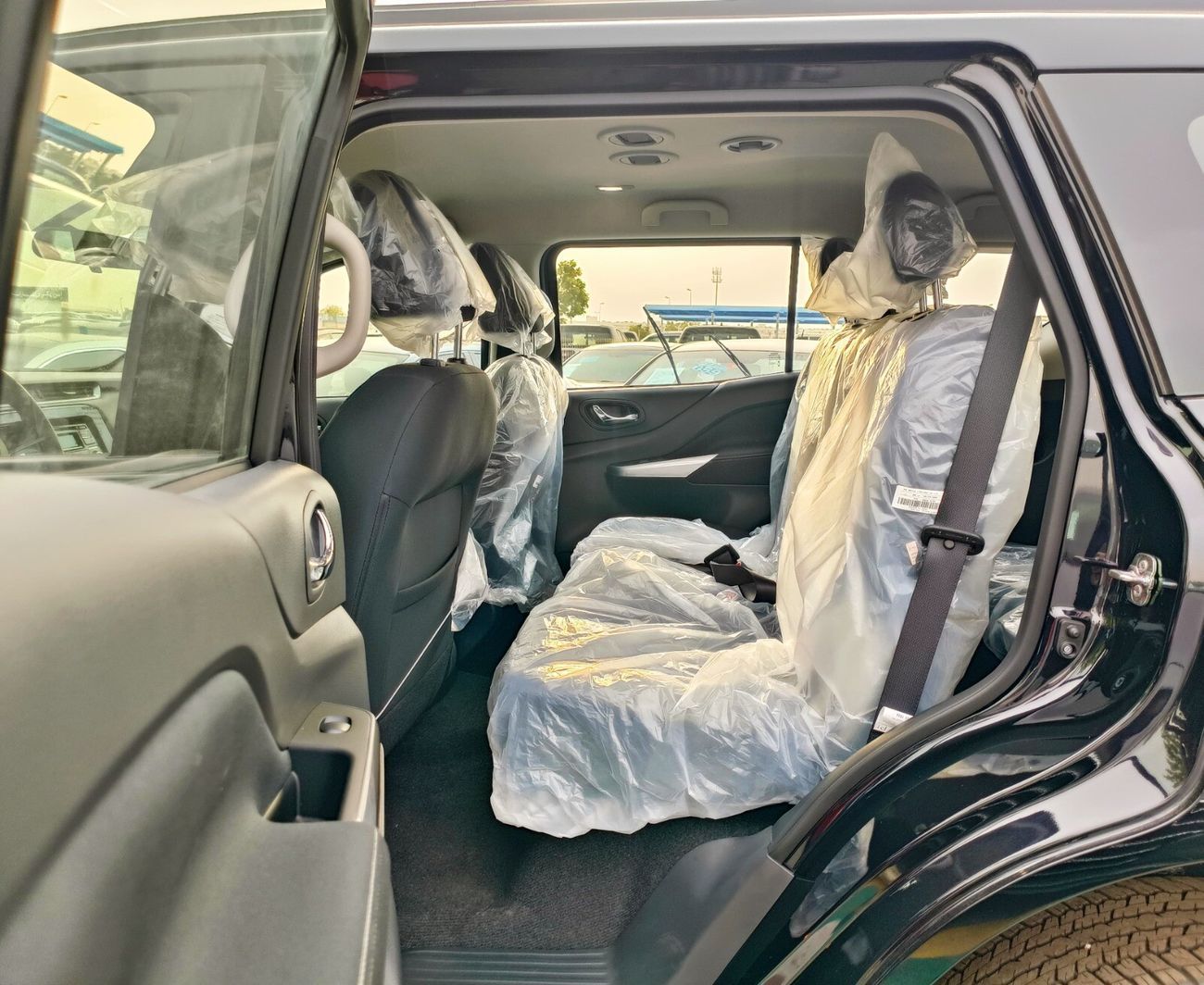 نيسان إكستيرا SE | 2.5L V4 PETROL | A/T | PUSH START | 7SEATS | 4WD (CODE # 67775)